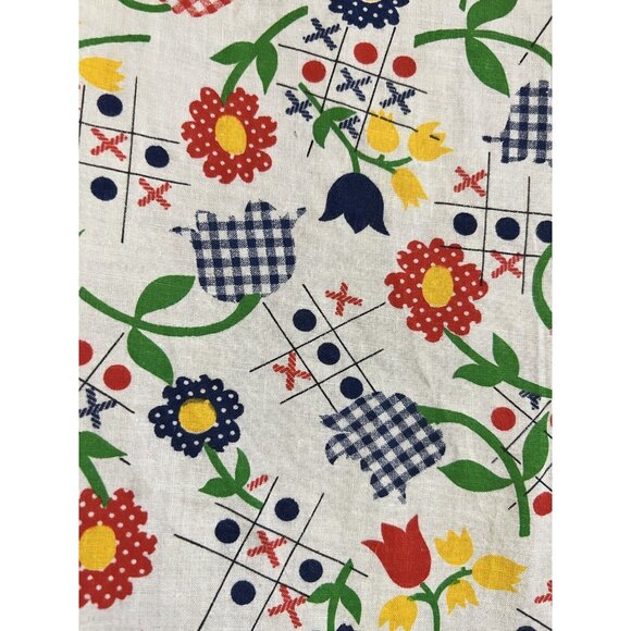 XOX Floral Daisy Tulip Flower Fabric Small Print 2 Pcs. 44" W x 32" & 19" x 44" - Picture 3 of 11